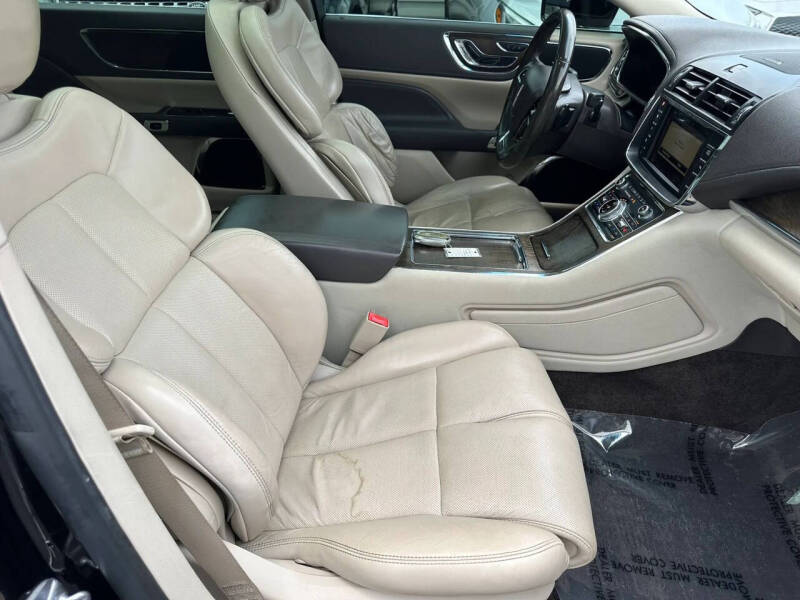 2017 Lincoln Continental Select