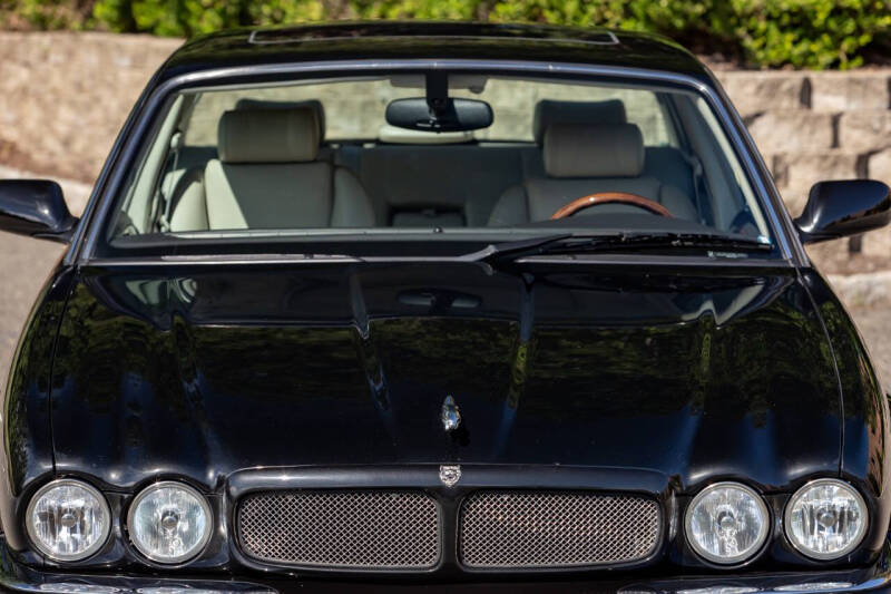 2000 Jaguar XJR