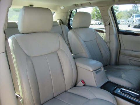 2010 Cadillac DTS Luxury Collection