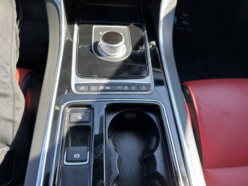 2016 Jaguar XF R-Sport