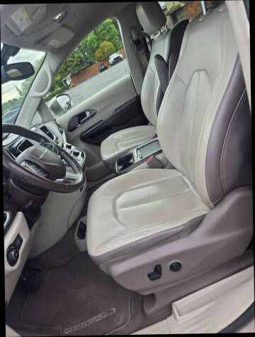 2018 Chrysler Pacifica Touring L Plus