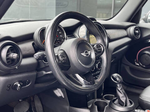 2017 MINI Hardtop 4 Door Cooper