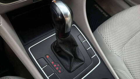 2014 Volkswagen Passat 1.8T S PZEV