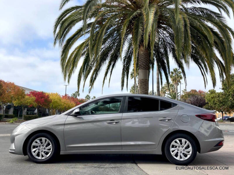 2020 Hyundai Elantra SE