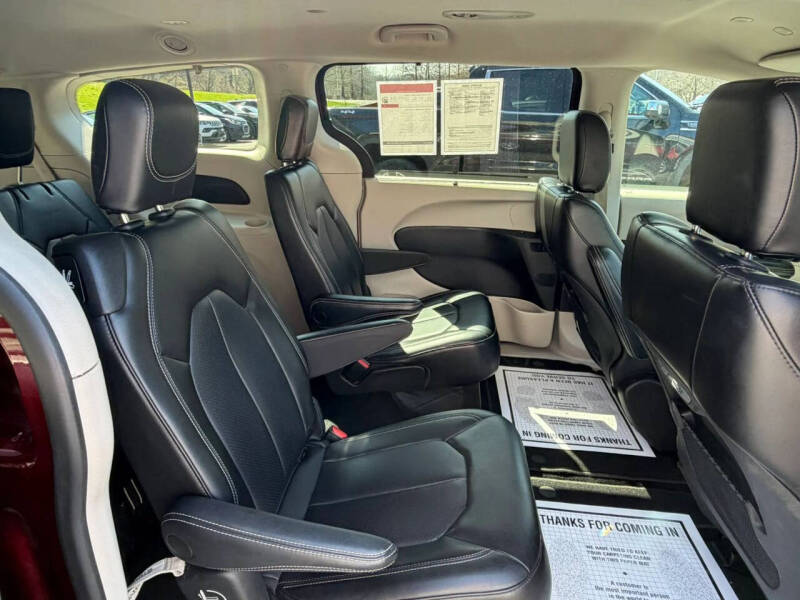 2023 Chrysler Pacifica Touring L
