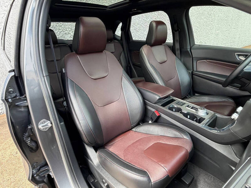 2021 Ford Edge Titanium