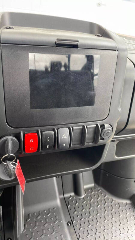 2024 Segway UT10S CREW