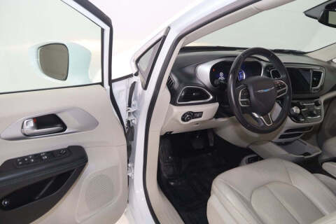 2018 Chrysler Pacifica Hybrid Touring L