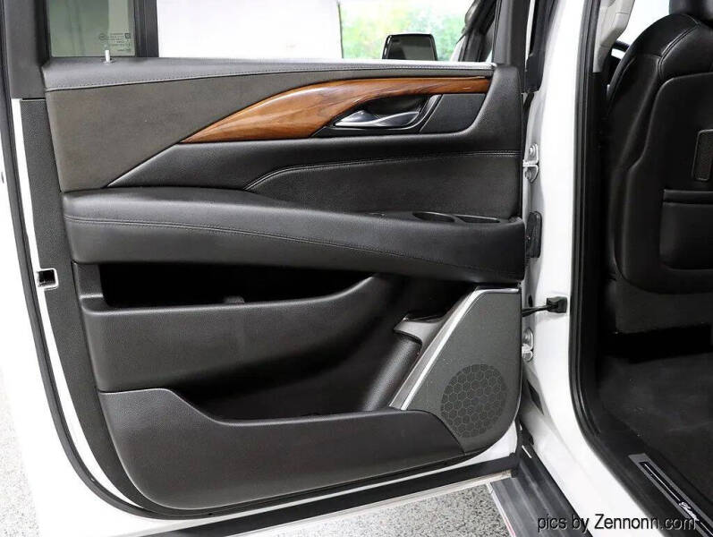 2018 Cadillac Escalade ESV Luxury