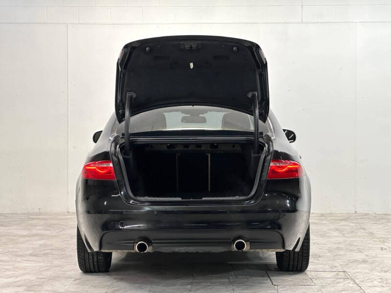 2016 Jaguar XF 35t Premium