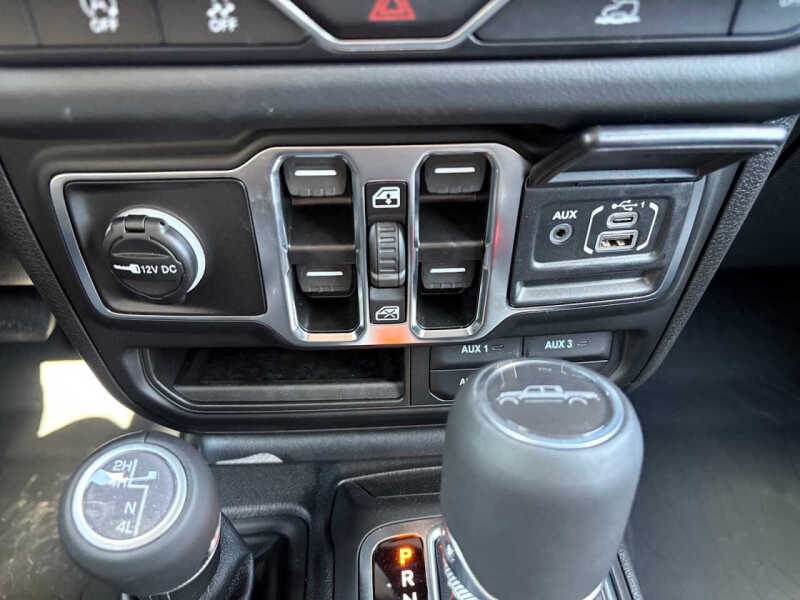 2025 Jeep Gladiator High Tide