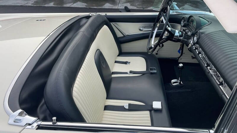 1956 Ford Thunderbird