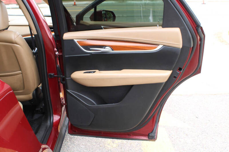 2017 Cadillac XT5 Platinum
