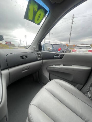 2007 Hyundai Entourage GLS