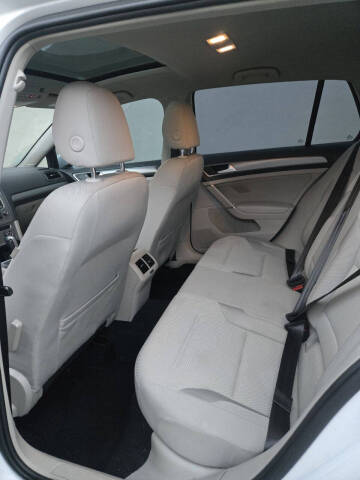 2016 Volkswagen Golf TSI S