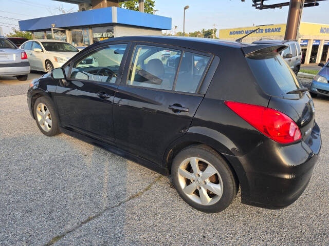 2011 Nissan Versa for sale at QUEENSGATE AUTO SALES in York, PA