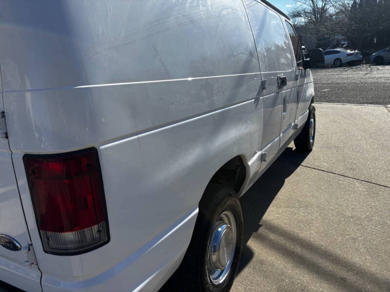 2004 Ford E-Series E-350 SD