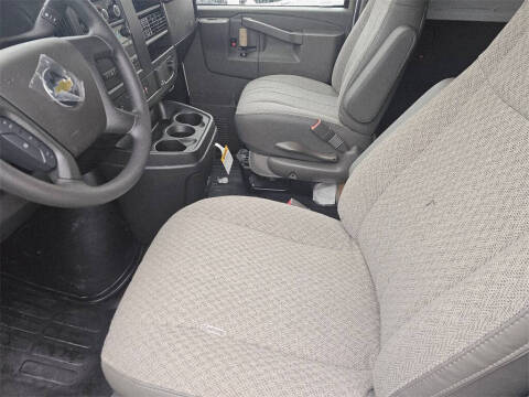 2025 Chevrolet Express 3500