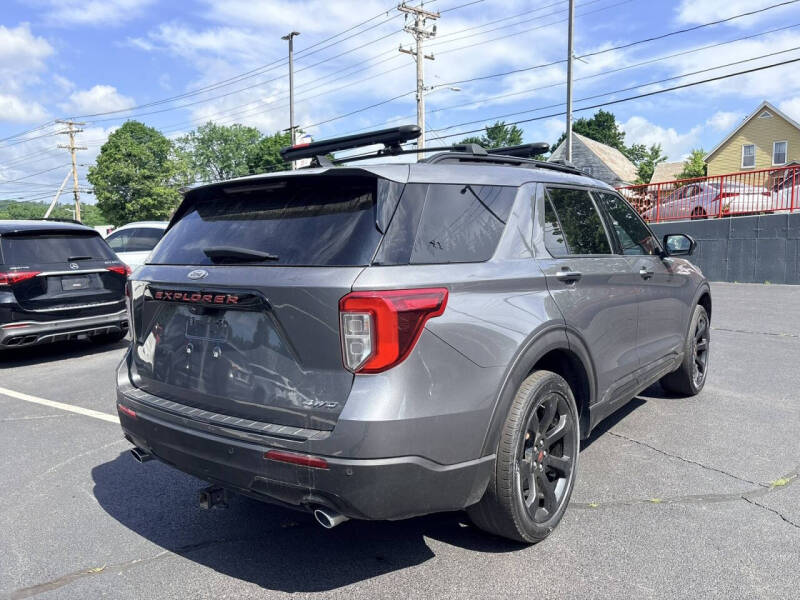 2022 Ford Explorer ST-Line