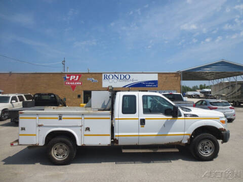 2013 Ford F-350 Super Duty for sale at Rondo Truck & Trailer in Sycamore IL