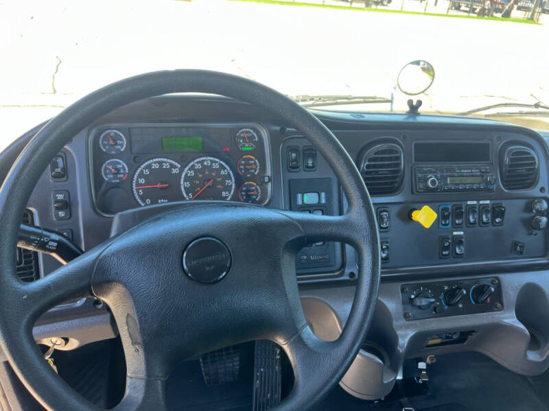 2016 Freightliner M2 106