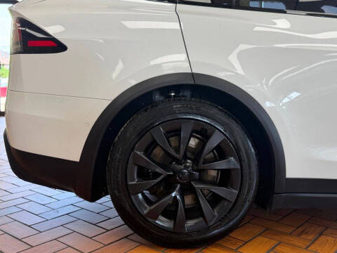 2023 Tesla Model X Standard Range