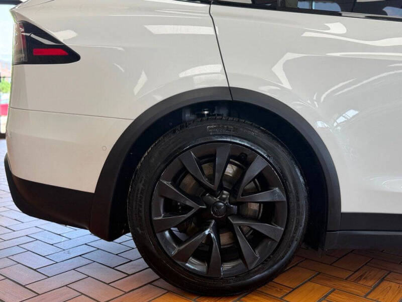 2023 Tesla Model X Standard Range