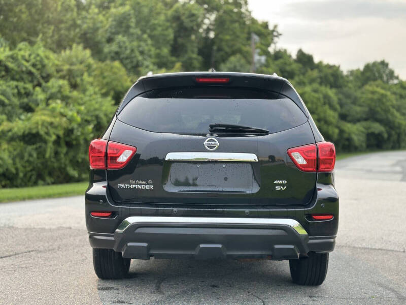 2018 Nissan Pathfinder SV