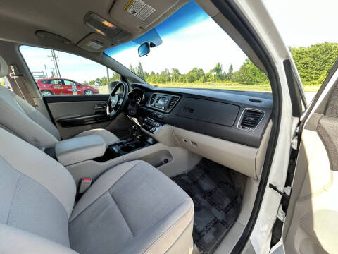 2016 Kia Sedona L