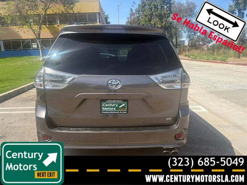 2014 Toyota Sienna SE 8-Passenger