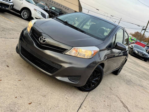 2013 Toyota Yaris 5-Door LE