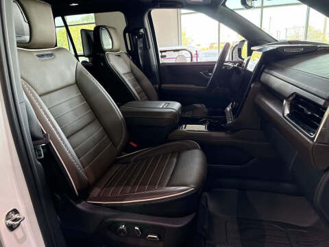 2025 GMC Yukon Denali Ultimate