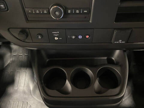 2025 Chevrolet Express 3500