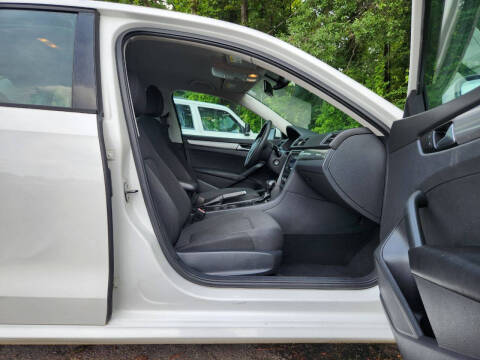 2013 Volkswagen Passat S PZEV