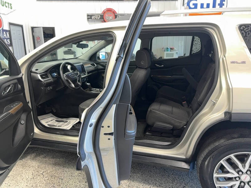 2017 GMC Acadia SLE-2