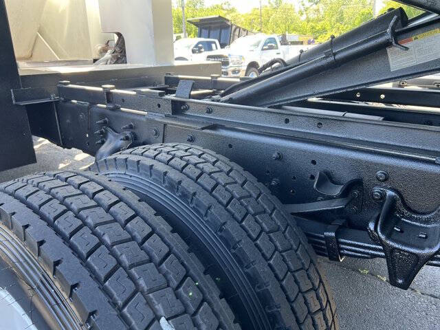 2017 Freightliner M2 106