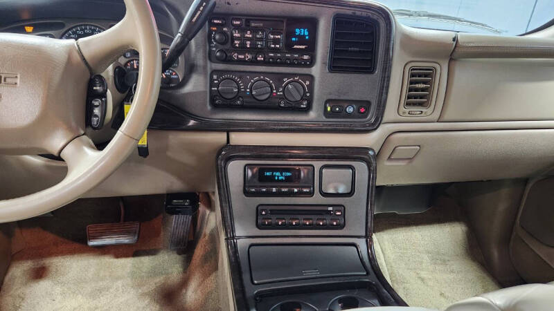 2002 GMC Yukon XL Denali