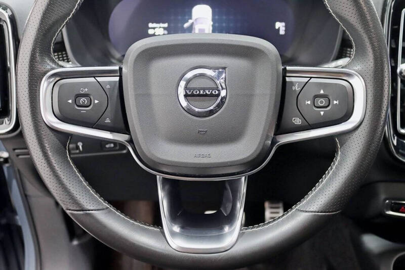 2021 Volvo XC40 Recharge Pure Electric P8