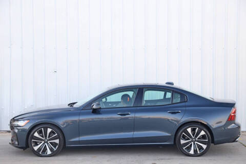2022 Volvo S60 B5 Momentum