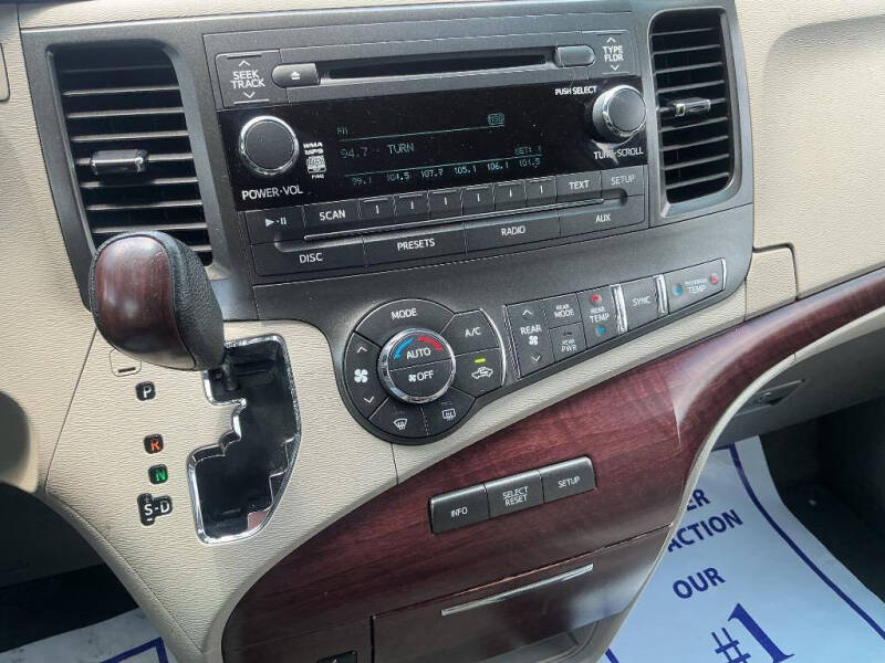 2012 Toyota Sienna