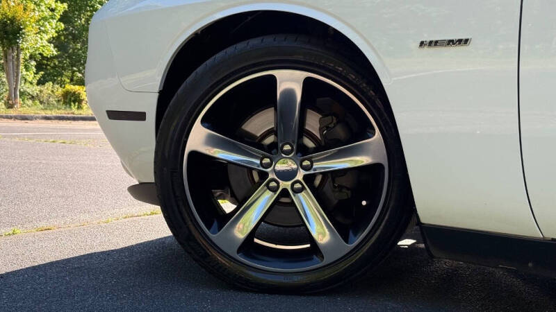2016 Dodge Challenger R/T Shaker