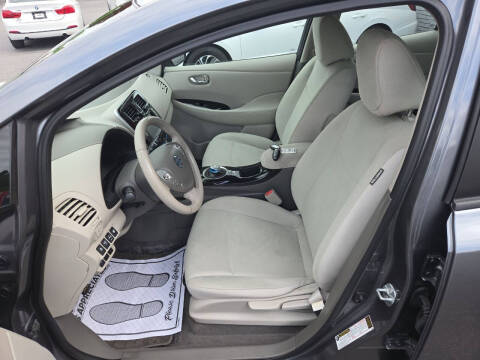 2015 Nissan LEAF SV