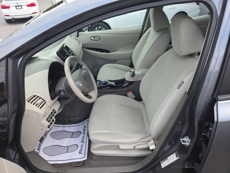 2015 Nissan LEAF SV