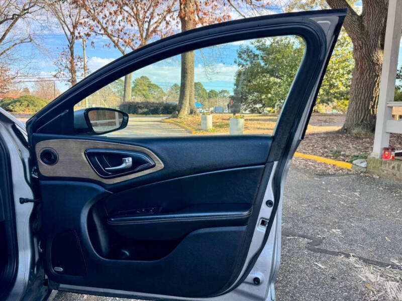 2015 Chrysler 200 C