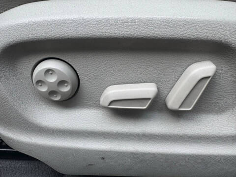 2011 Audi Q5 2.0T quattro Premium Plus