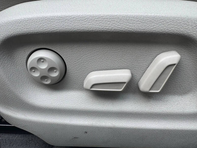 2011 Audi Q5 2.0T quattro Premium Plus