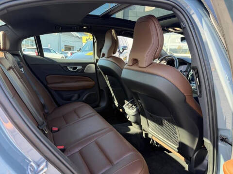 2024 Volvo S60 B5 Ultimate Dark Theme