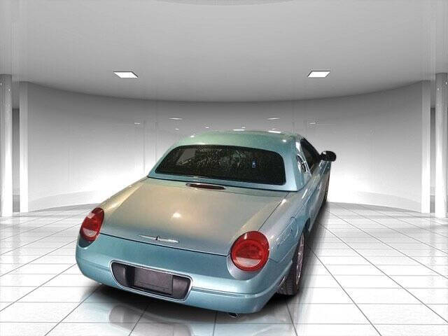 2002 Ford Thunderbird 9