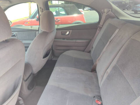 2001 Ford Taurus SE