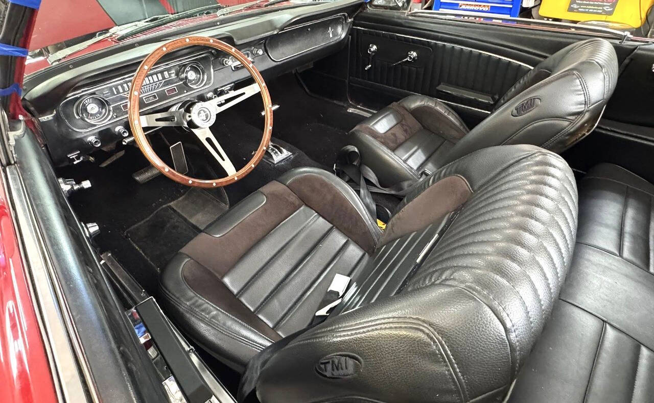 1965 Ford Mustang 31